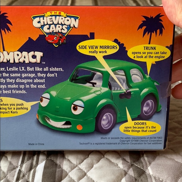 Kelly Kompact-The Chevron Cars Vintage Collectible 1998 - Picture 4 of 6